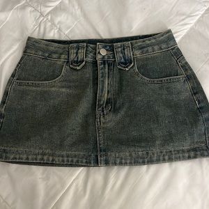 cute skirt for the summer small & thight jean skirt